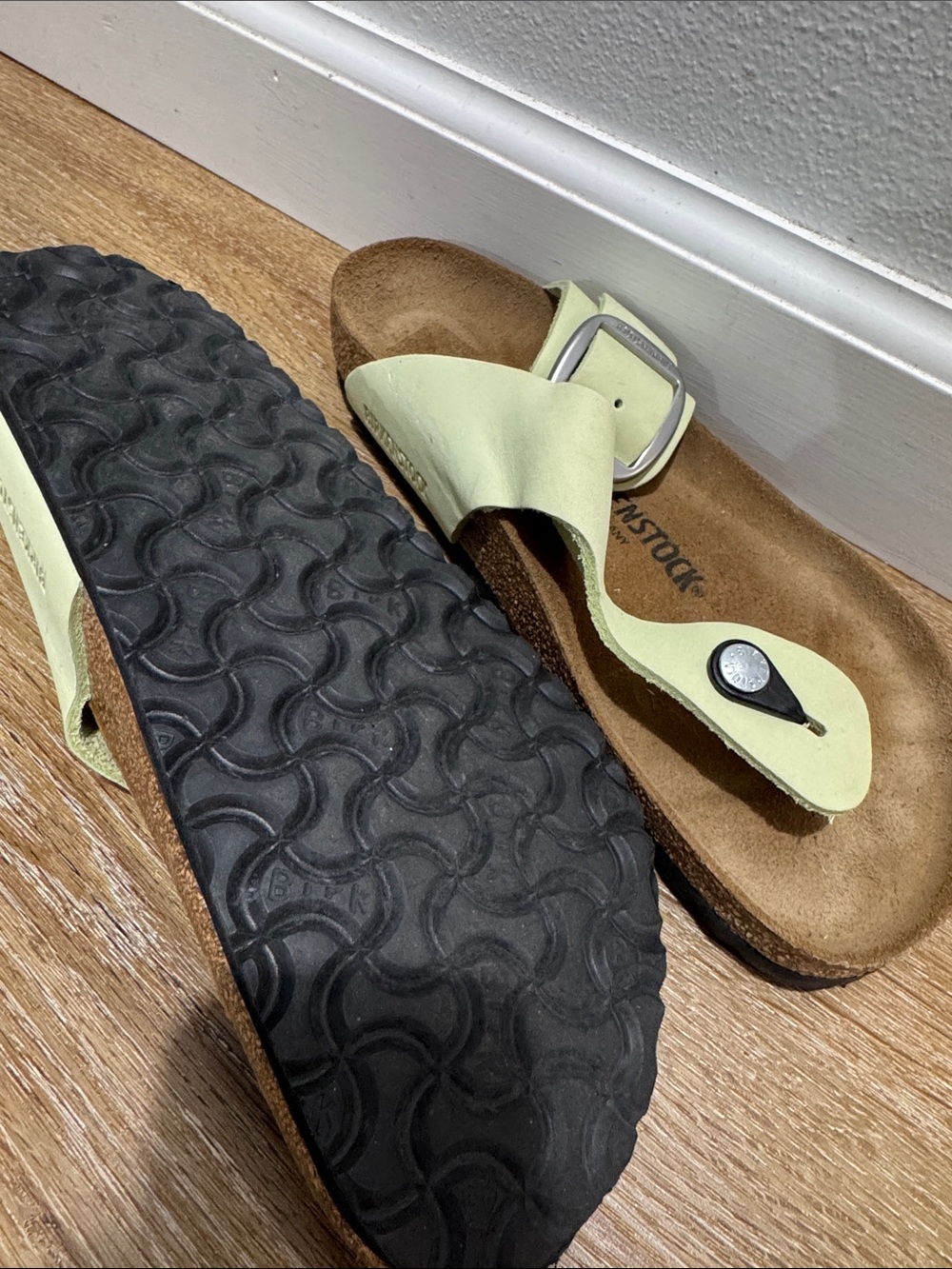 Birkenstock Gizeh Thong Sandals in Light green with Silver Buckles - Picture 2 of 3
